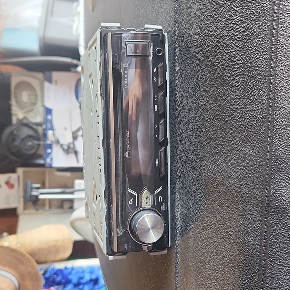 PIONEER Car Audio, Video & GPS Pioneer Single Din Head Unit Model